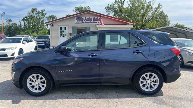 2018 Chevrolet Equinox LS's photo
