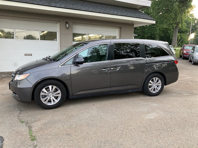 2016 Honda Odyssey EX-L with DVD Rear Entertainment System's photo