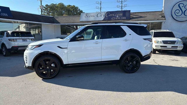 2022 Land Rover Discovery HSE R Dynamic&#x27;s photo