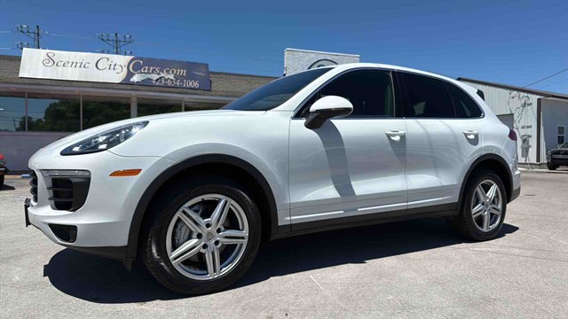 2015 Porsche Cayenne S's photo
