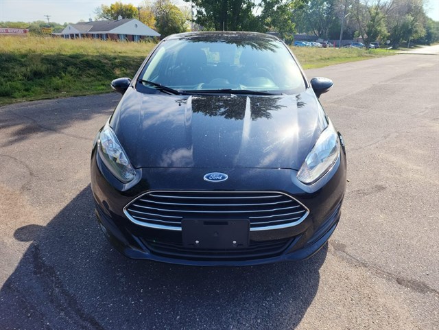Ford Fiesta photo 2