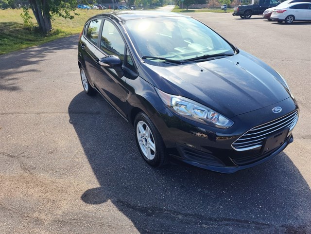Ford Fiesta photo 3