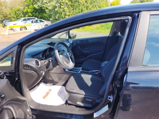 Ford Fiesta photo 5