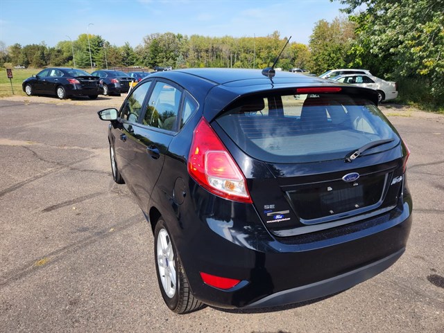 Ford Fiesta photo 8