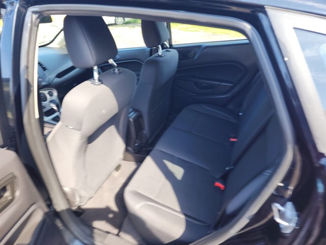 Ford Fiesta photo 6
