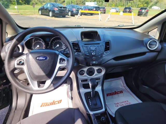 Ford Fiesta photo 4