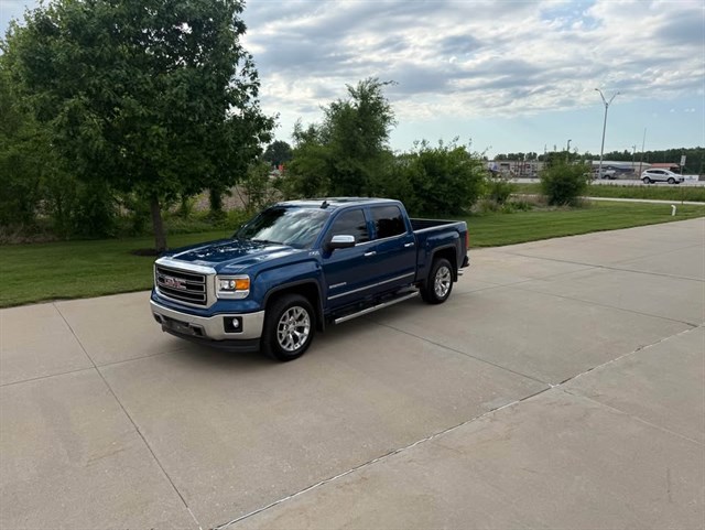 2015 GMC Sierra 4WD Crew Cab SLT SWB's photo