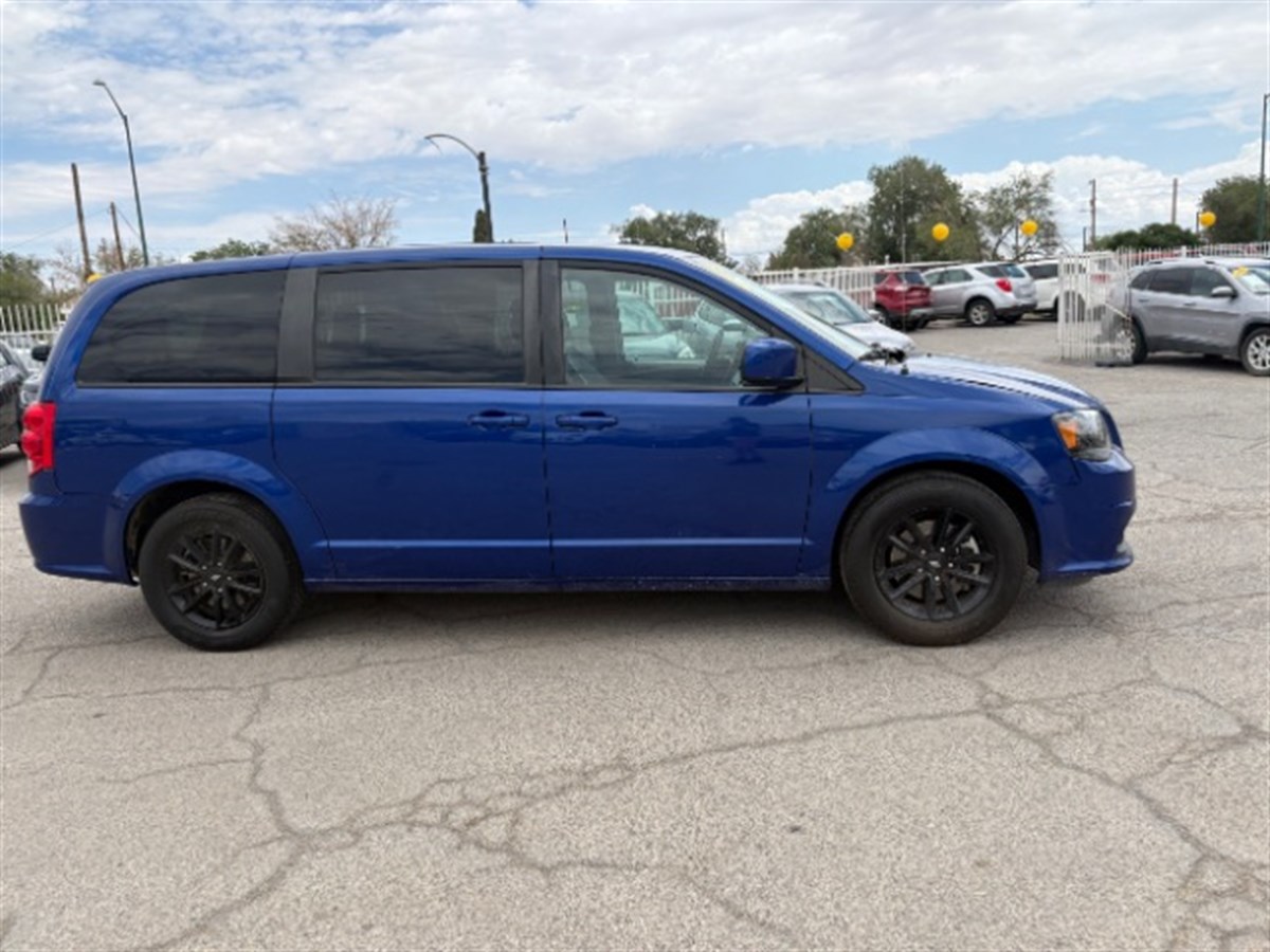 2020 Dodge Grand Caravan GT photo 3