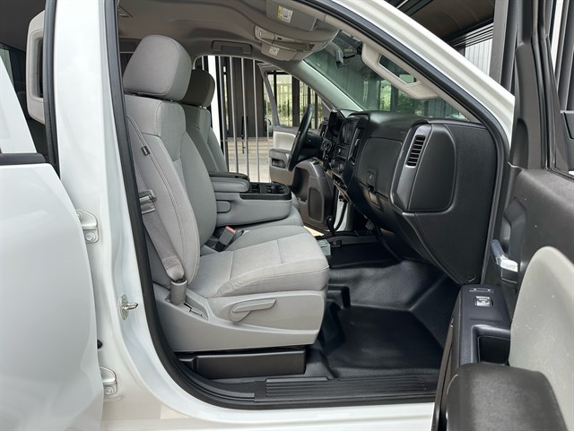 Chevrolet Silverado photo 21