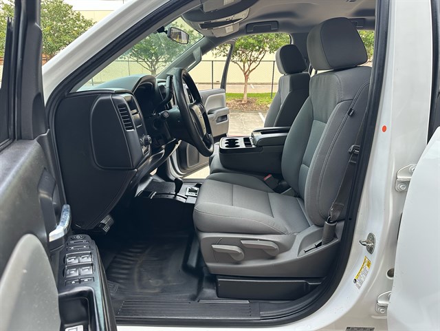 Chevrolet Silverado photo 19