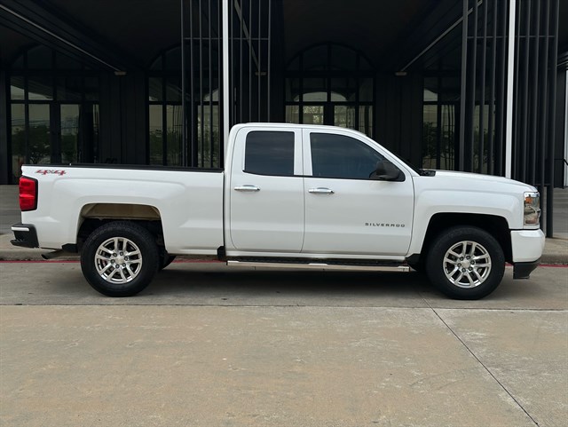 Chevrolet Silverado photo 14