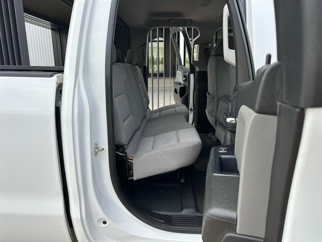 Chevrolet Silverado photo 24