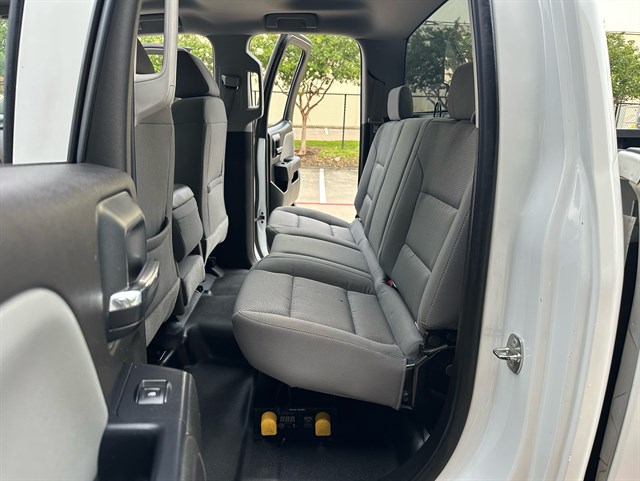 Chevrolet Silverado photo 23