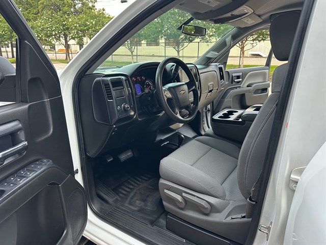 Chevrolet Silverado photo 18