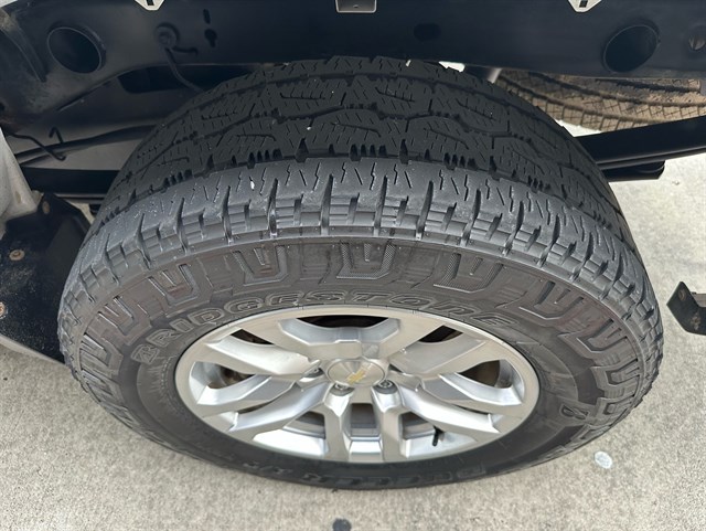 Chevrolet Silverado photo 17