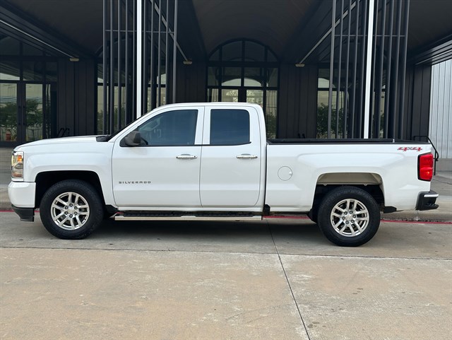 Chevrolet Silverado photo 4