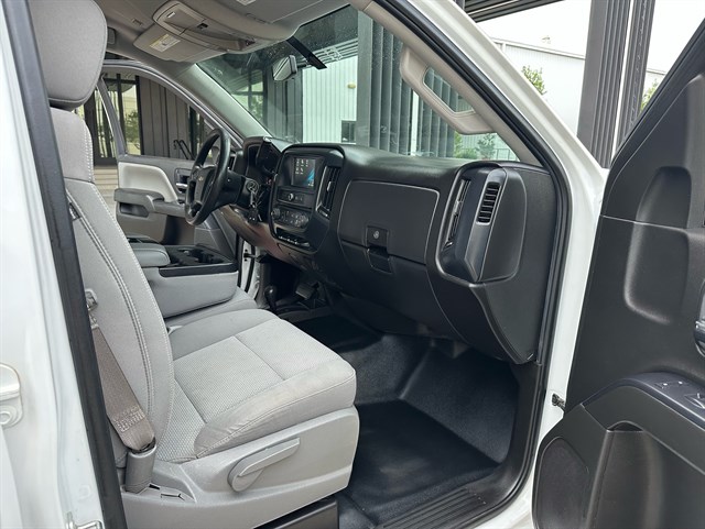 Chevrolet Silverado photo 20