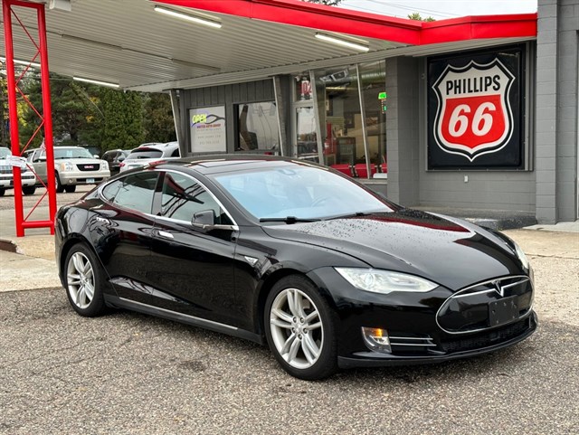 2015 Tesla Model S 70D - EV Universe