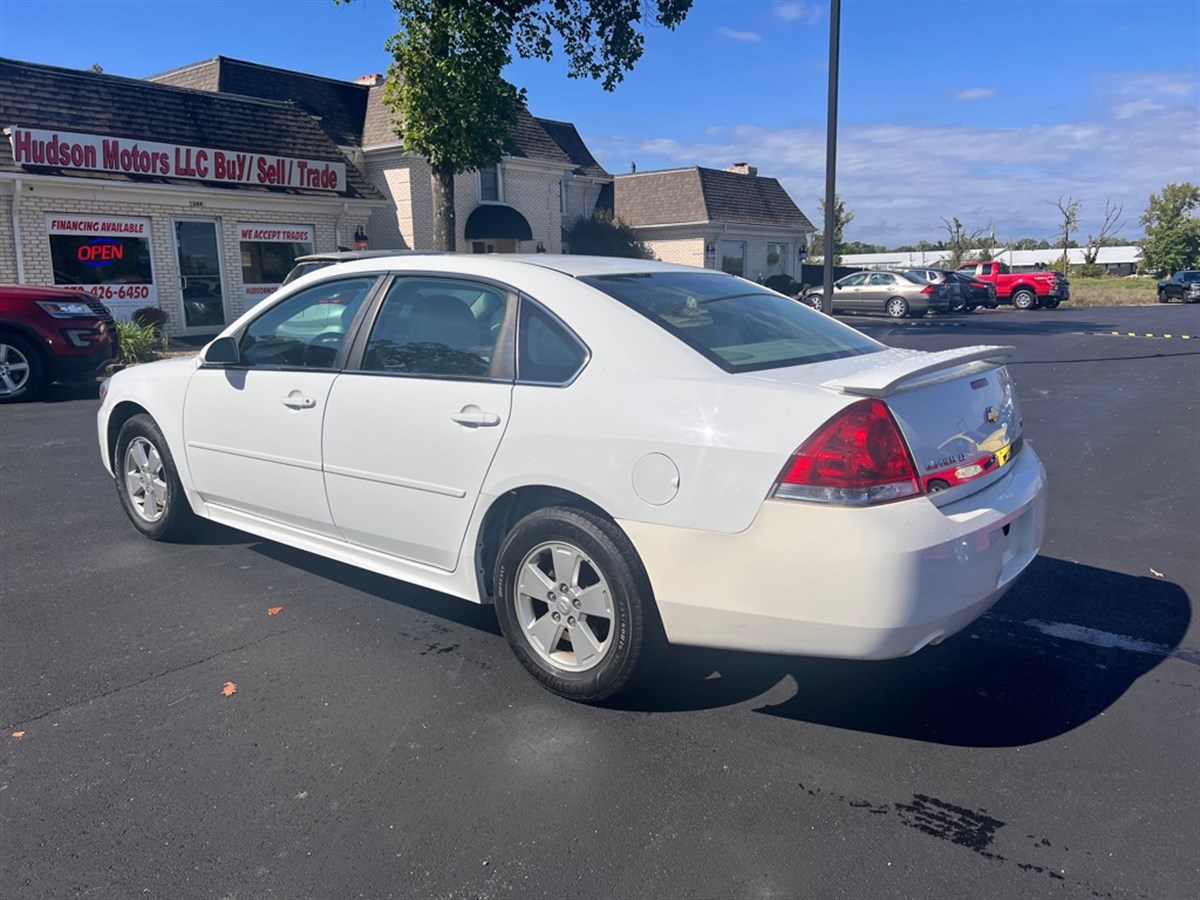 2010 Chevrolet Impala photo 2