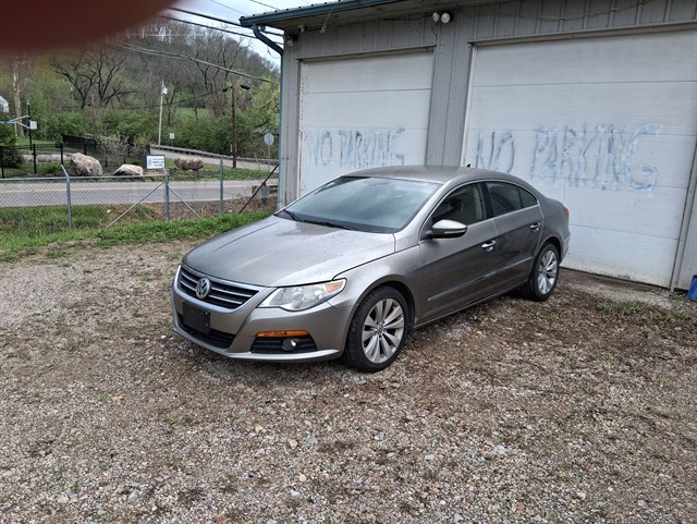 2010 Volkswagen CC Tiptronic Sport's photo