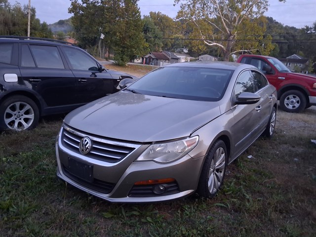 2010 Volkswagen CC Sport's photo