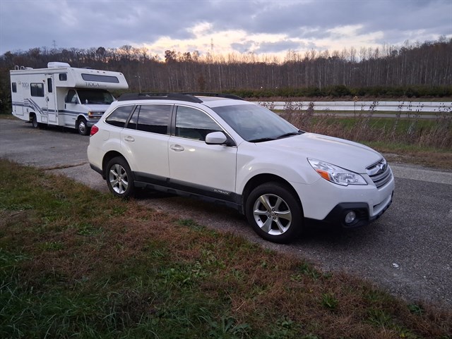 2014 Subaru Outback 2.5i Limited's photo