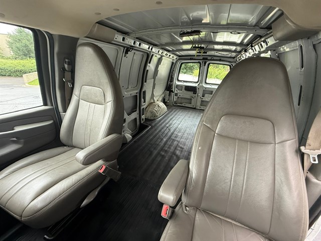 2015 CHEVROLET EXPRESS - Image 18