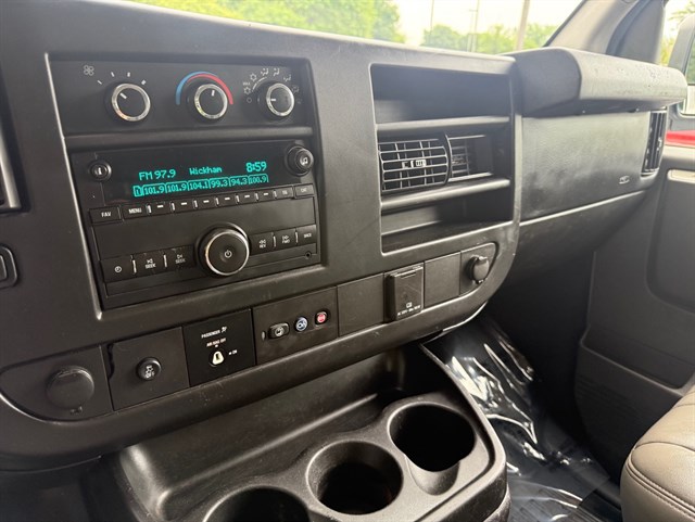 2015 CHEVROLET EXPRESS - Image 25