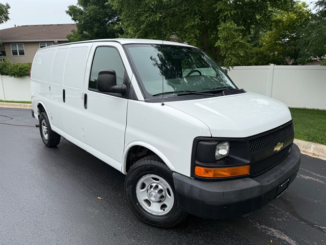 2015 CHEVROLET EXPRESS - Image 2
