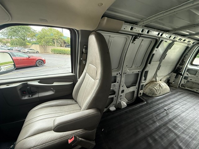 2015 CHEVROLET EXPRESS - Image 26
