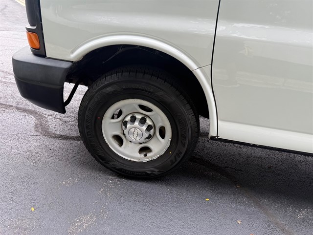 2015 CHEVROLET EXPRESS - Image 36