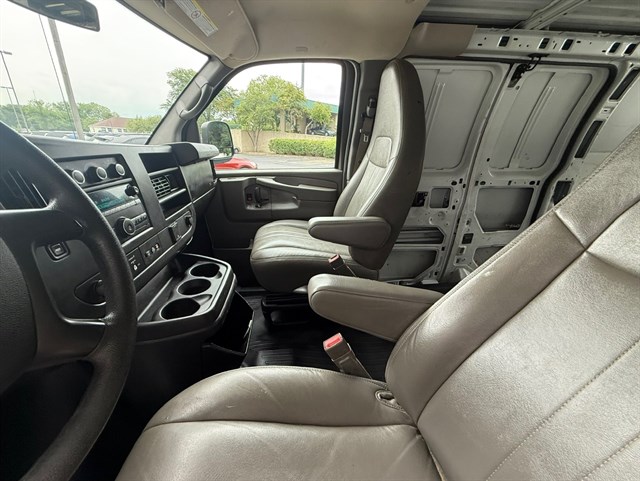 2015 CHEVROLET EXPRESS - Image 33