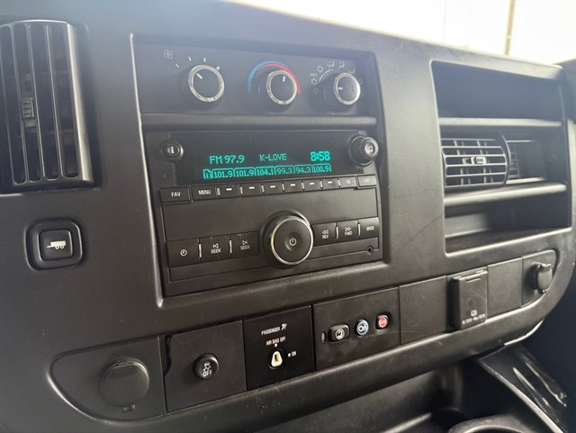 2015 CHEVROLET EXPRESS - Image 16