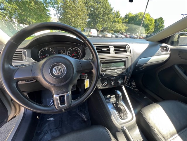 2013 VOLKSWAGEN JETTA - Image 27