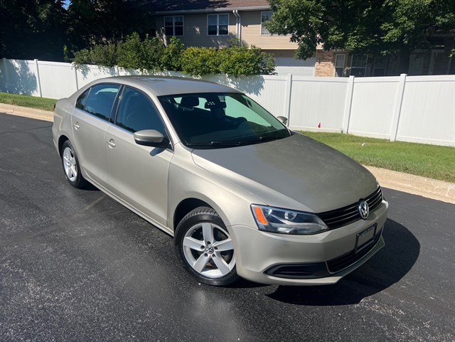 2013 VOLKSWAGEN JETTA - Image 2