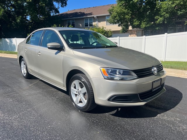 2013 VOLKSWAGEN JETTA - Image 4