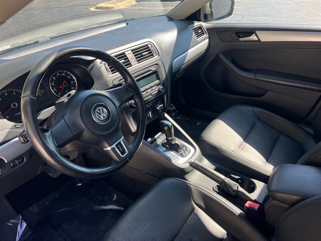 2013 VOLKSWAGEN JETTA - Image 17