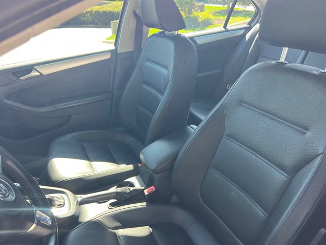 2013 VOLKSWAGEN JETTA - Image 25