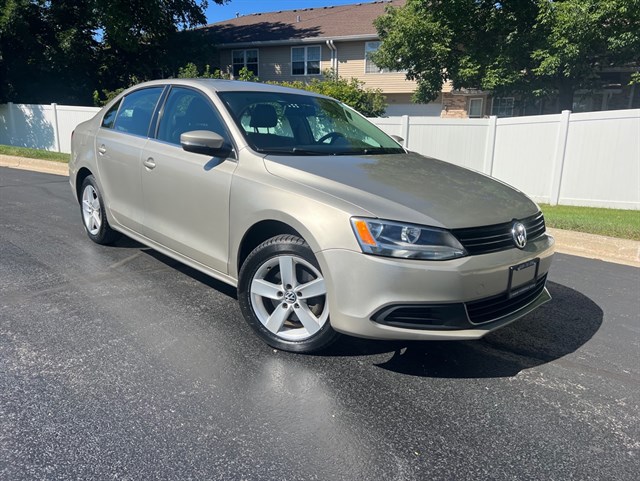 2013 VOLKSWAGEN JETTA - Image 1