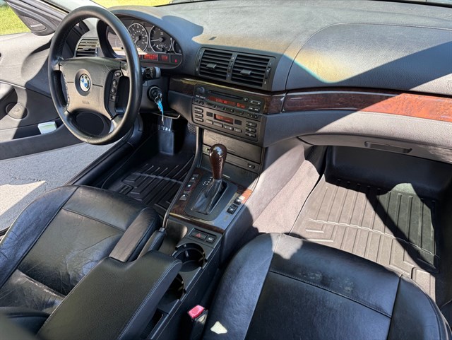 2003 BMW 325I - Image 23