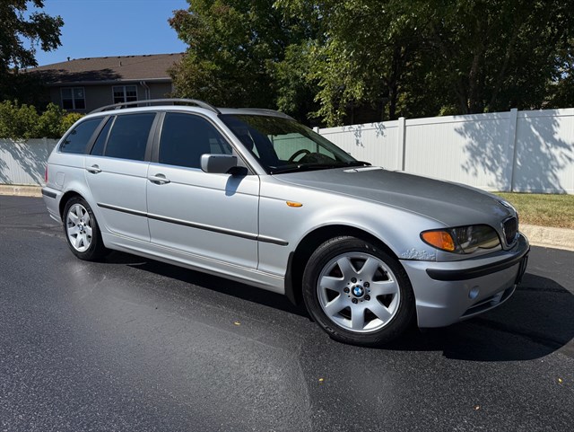 2003 BMW 325I - Image 4
