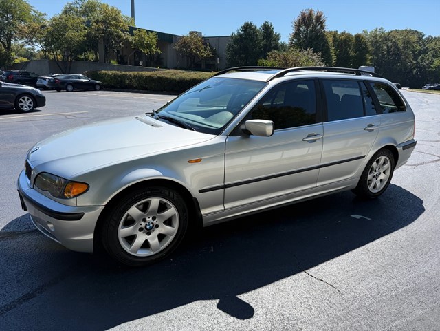 2003 BMW 325I - Image 10