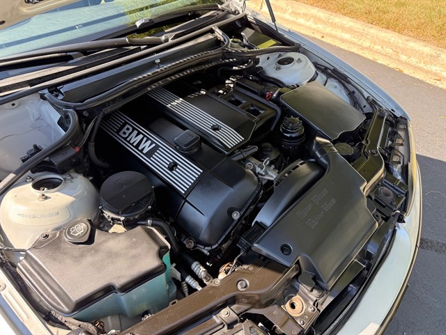 2003 BMW 325I - Image 28