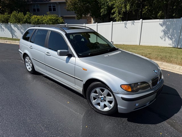 2003 BMW 325I - Image 2