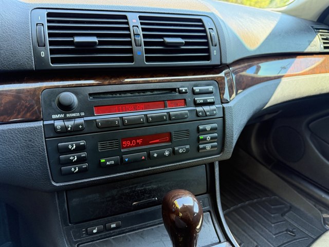 2003 BMW 325I - Image 18