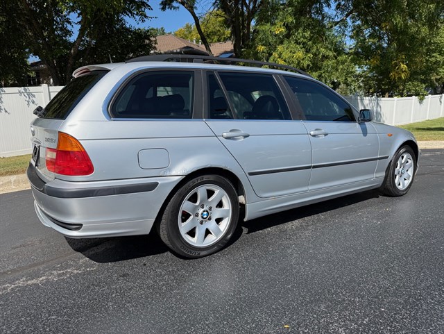 2003 BMW 325I - Image 6