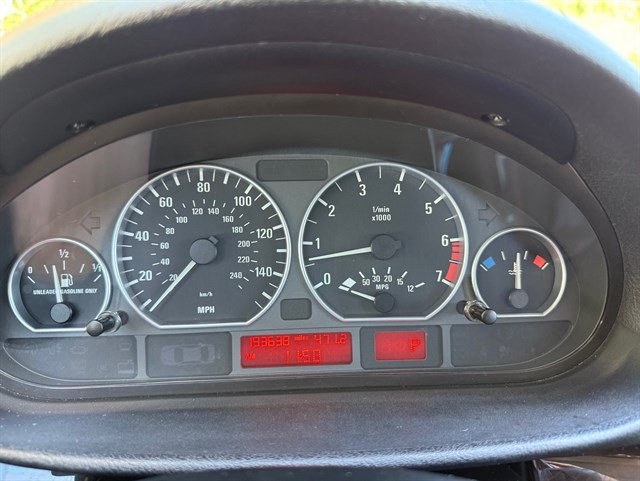 2003 BMW 325I - Image 20