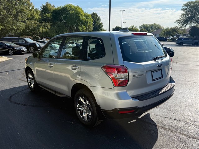 2016 SUBARU FORESTER - Image 12