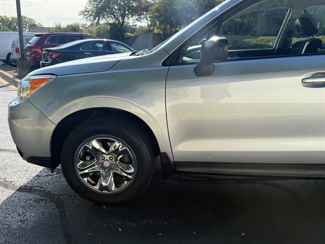2016 SUBARU FORESTER - Image 35