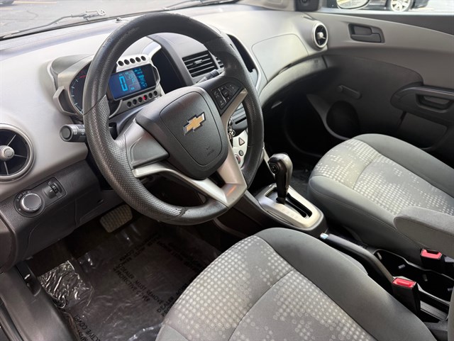 2016 CHEVROLET SONIC - Image 13